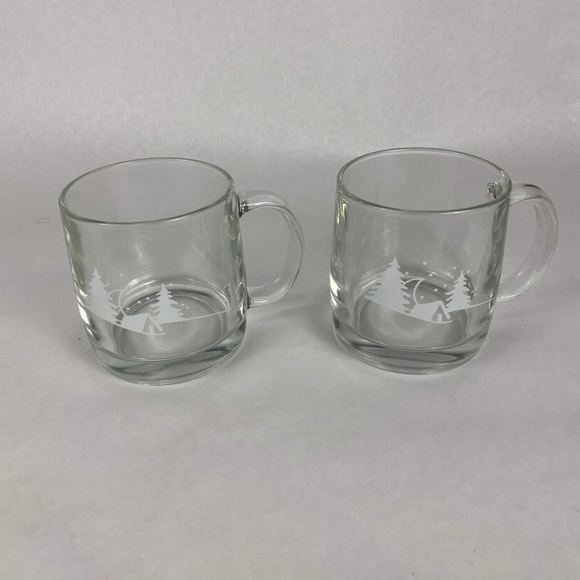 2 Clear Glass Winter Scene Mugs - Picture 2 of 8